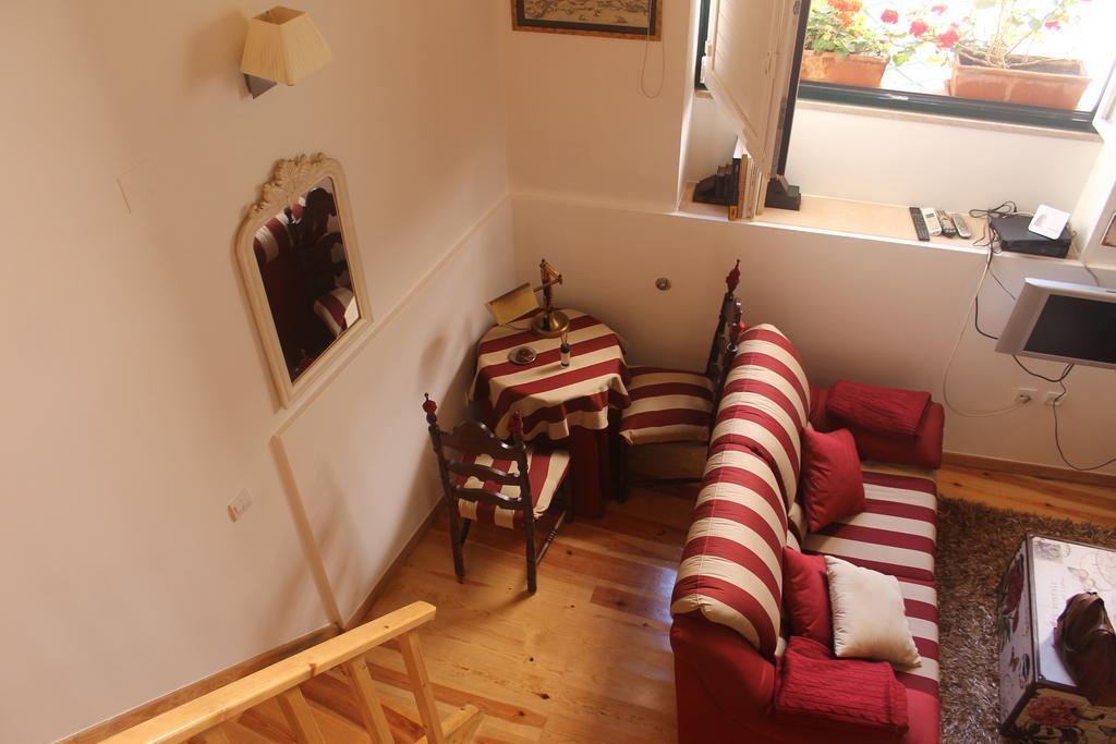 Bairro Alto House, By Timecooler Apartman Lisboa Szoba fotó
